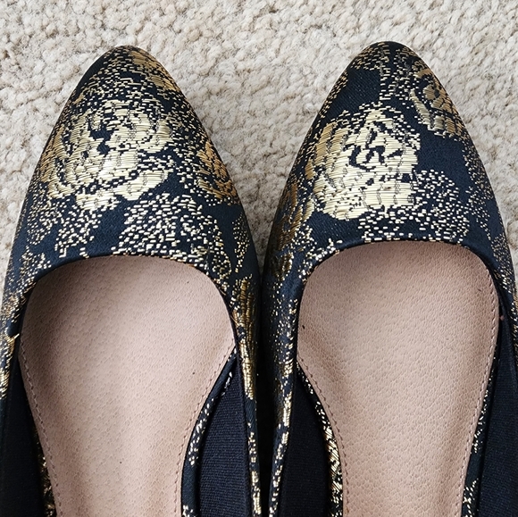 Like New Christian Siriano by Payless Black and Gold Flats Size 6 - Picture 6 of 6